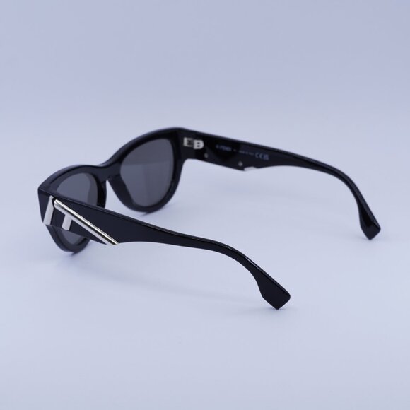 Fendi FE40135I 01A Sunglasses Shiny Black Cat Eye Frame, Smoke Lenses - Picture 6 of 12